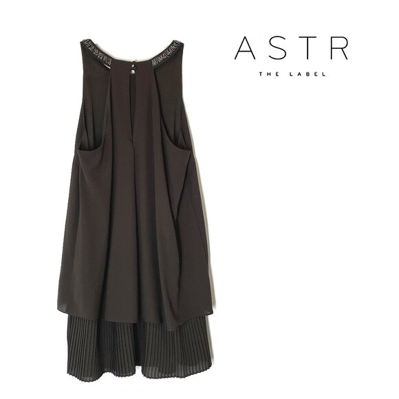 ASTR Pleated Sheath Dress Tiered Sleeveless M - Picture 2 of 5